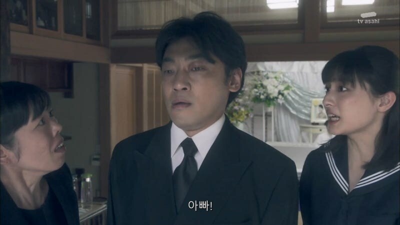 어머니 장례식을 치루는데 어머니가 살아돌아왔다_26.jpg