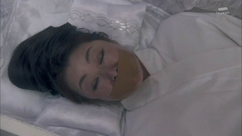 어머니 장례식을 치루는데 어머니가 살아돌아왔다_42.jpg