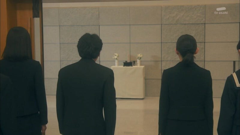 어머니 장례식을 치루는데 어머니가 살아돌아왔다_44.jpg