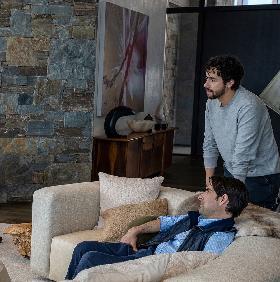 [max] 제시 암스트롱의 첫 장편 데뷔작 '마운틴 헤드' 첫 스틸 공개_3.jpg