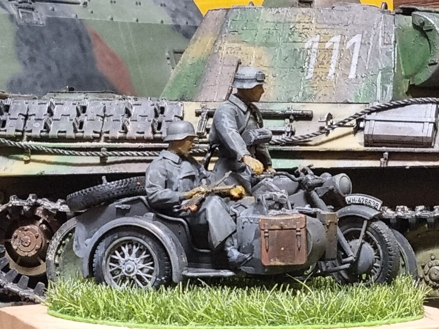 아카데미 1/35 모터사이클_1.jpg