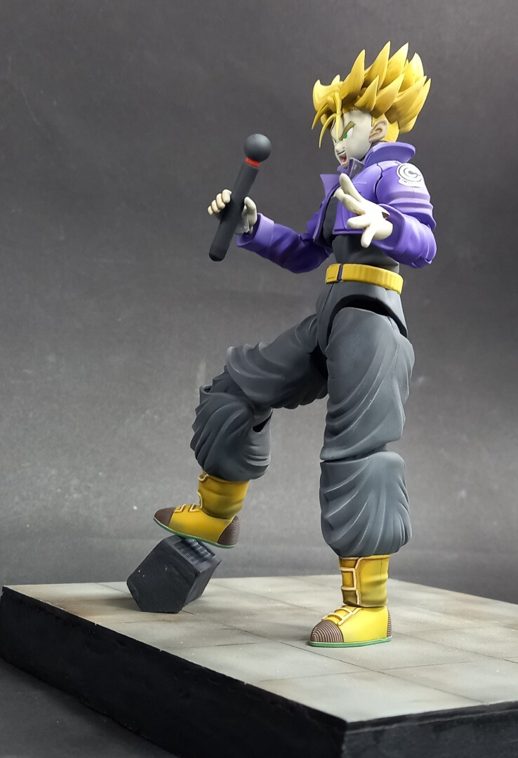 가수가 되고픈 드래곤볼 초싸이언 트랭크스_3.jpg