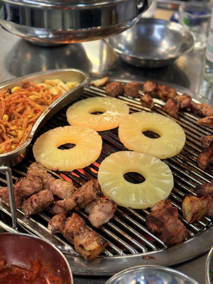 김포에서 먹는 돼지한근 연탄구이_(+육회)_7.jpg