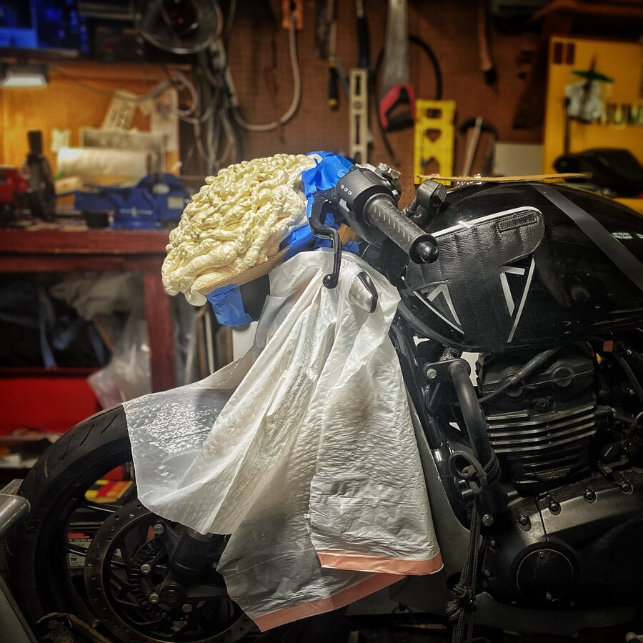 커스텀 트라이엄프 스피드 400 제작-완성-전시_16.jpg