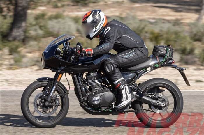 커스텀 트라이엄프 스피드 400 제작-완성-전시_19.jpg