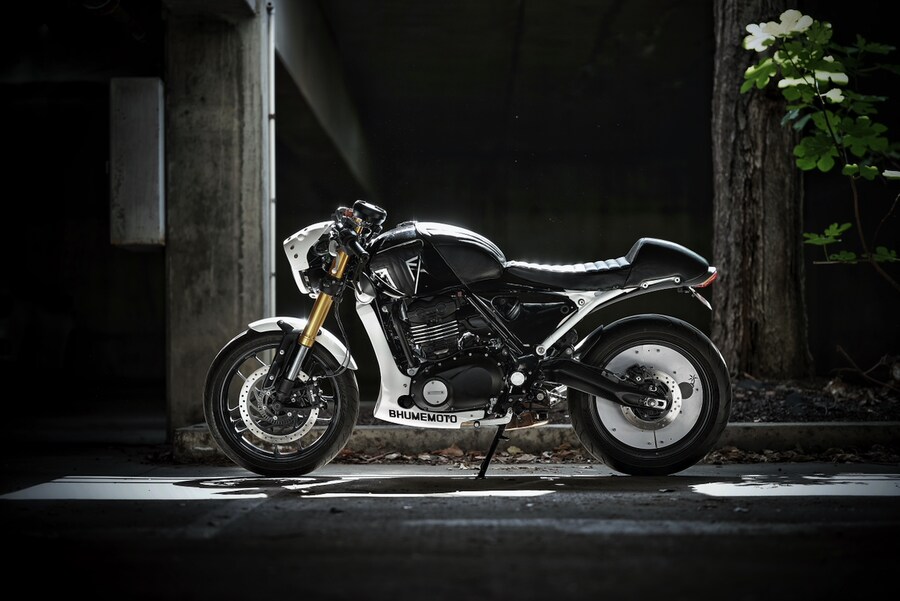 커스텀 트라이엄프 스피드 400 제작-완성-전시_26.png