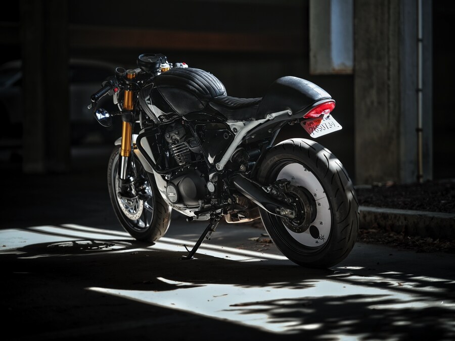 커스텀 트라이엄프 스피드 400 제작-완성-전시_28.png