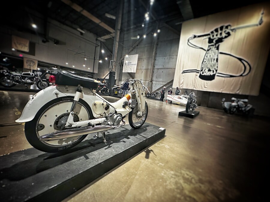 커스텀 트라이엄프 스피드 400 제작-완성-전시_33.jpg