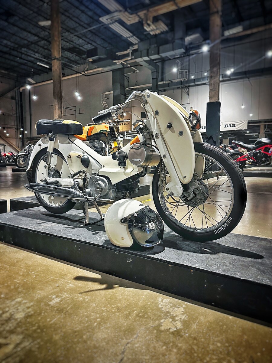 커스텀 트라이엄프 스피드 400 제작-완성-전시_34.jpg