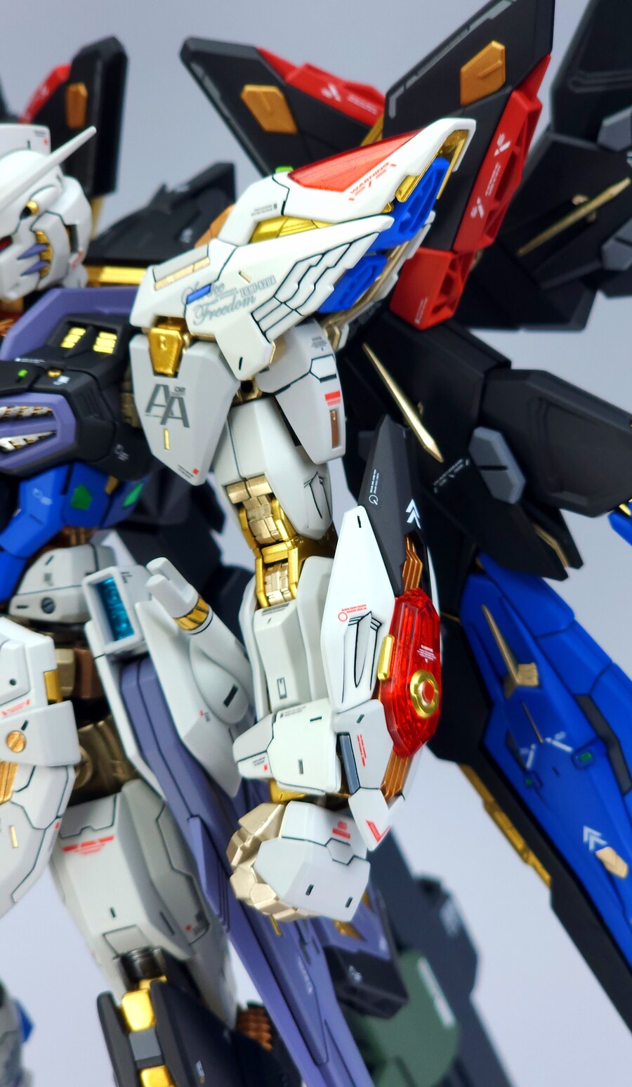 MGEX 스트라이크 프리덤 건담 완성_28.jpg