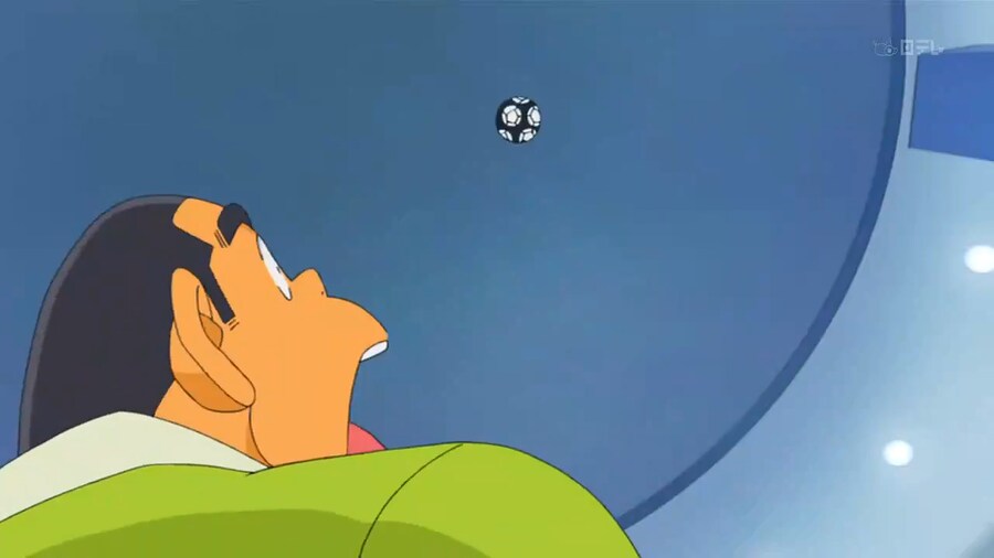 명탐정코난) 밥늦게 준다고 집안에서 축구공 차다 사고친 잼민이_5.png