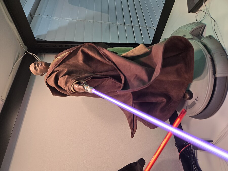 사이드쇼 스타워즈 메이스 윈두 1/4 프리미엄 포맷 스태츄_3.jpg