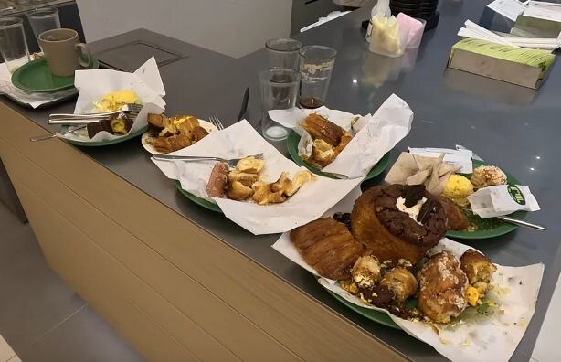 뚜레쥬르 빵뷔페 무개념.jpg_3.jpg