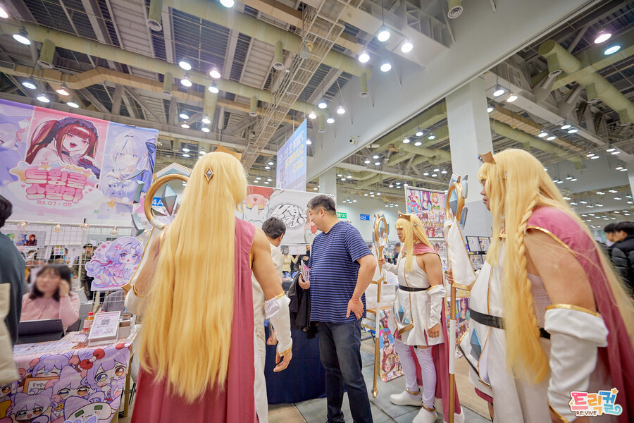 [트릭컬] 대표님 X 에르핀들의 코믹월드 나들이_13.jpg