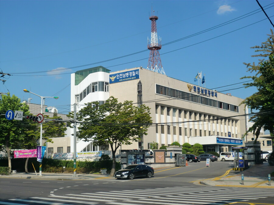 자기가 경찰서인줄 아는 정신나간 학교건물.jpg_4.jpg