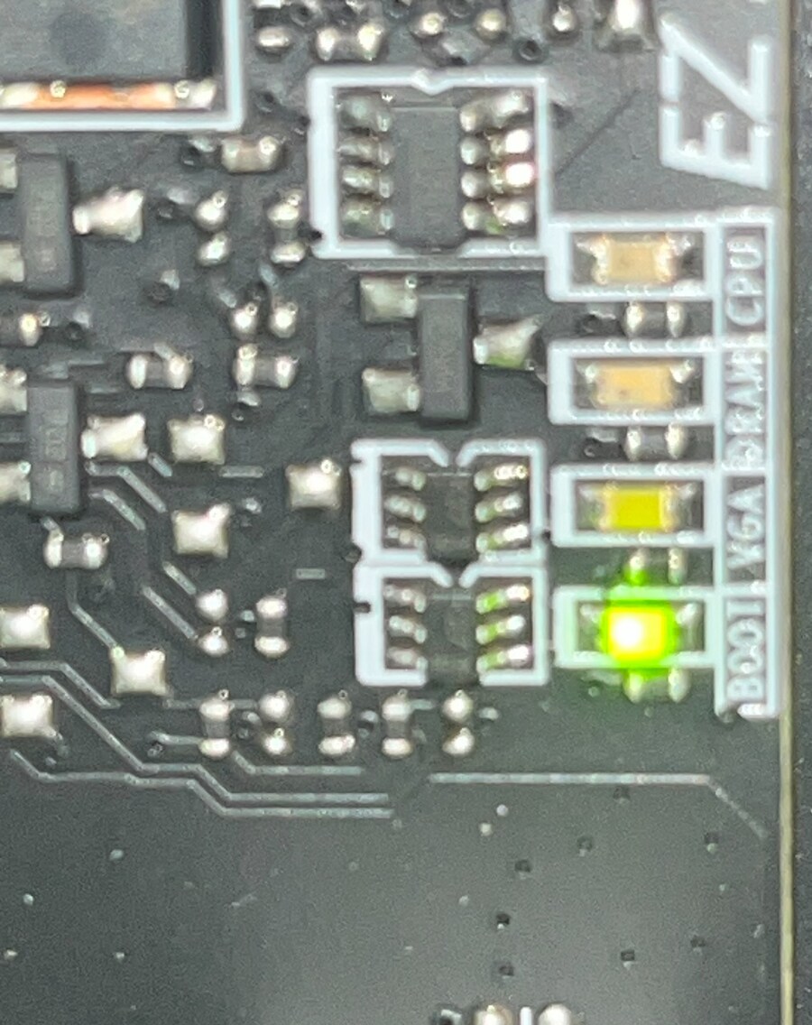 컴퓨터부팅시 vga랑 boot 2개에 불이들어다가 1분정도있다 켜지는데_1.jpg