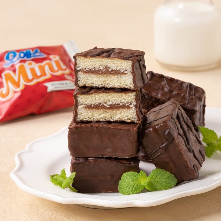 "어릴 적 맛있게 먹던 과자가 맛없어 지면 어른이 된거다."_1.jpg