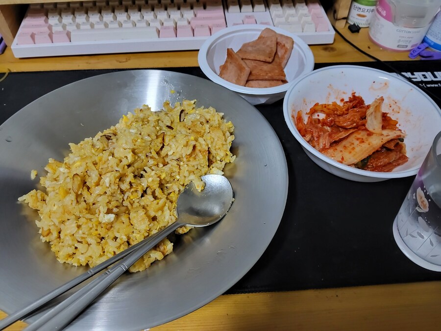 마늘 계란볶음밥에 스팸.._1.jpg