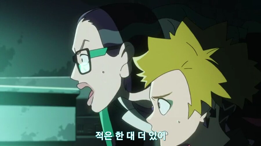 스압[기동전사 건담 GQuuuuuux]3화 비밀이 있는 두 건담 그리고 클랜 배틀_440.jpg