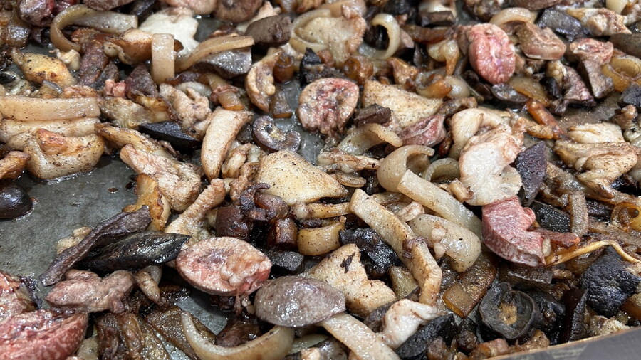 모란시장 돼지부속 무한리필, 약한 자는 못 버틴다_7.jpg