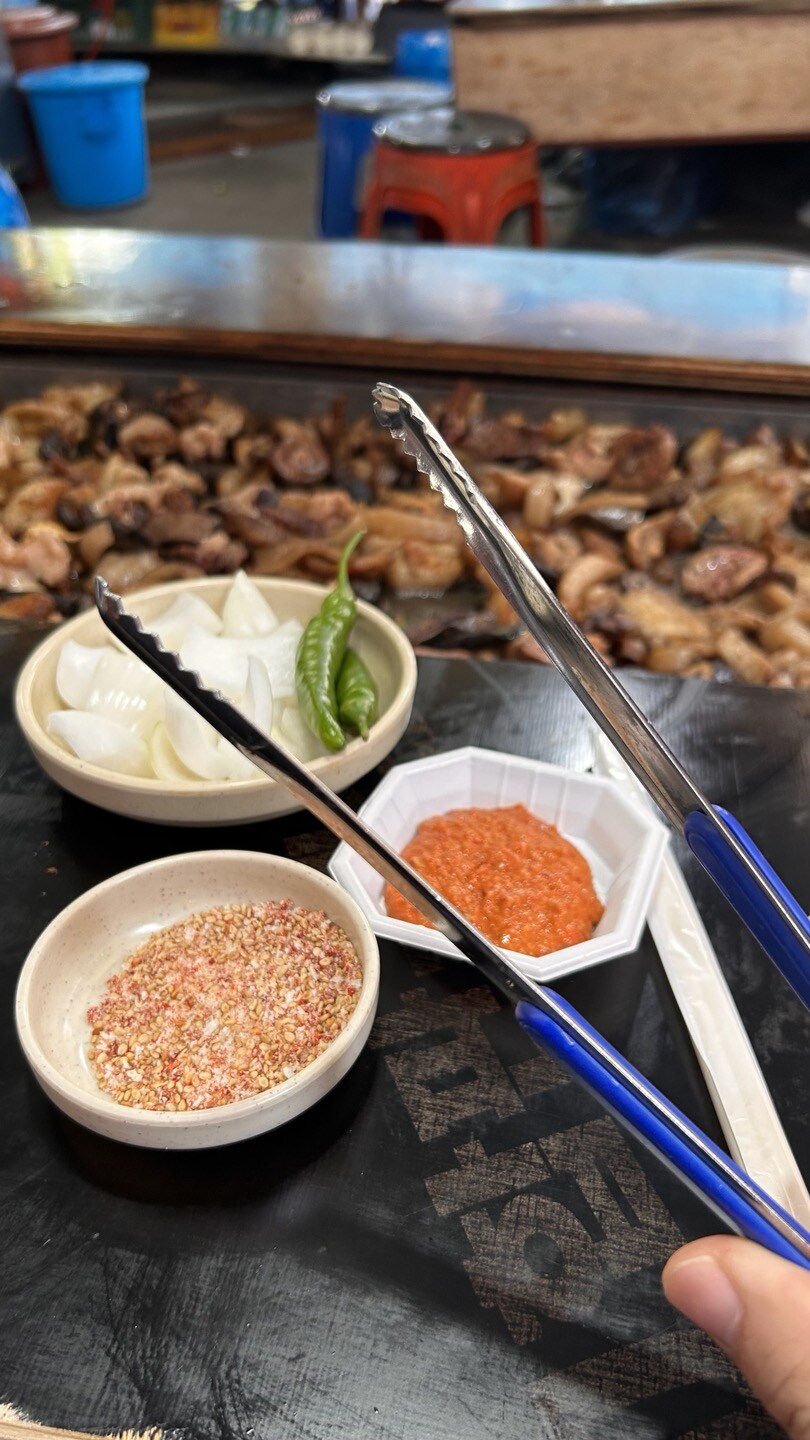 모란시장 돼지부속 무한리필, 약한 자는 못 버틴다_9.jpg