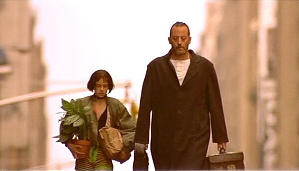 리버스1999] 영화 '레옹' 패러디의 패러디인 캐릭터_1.jpg