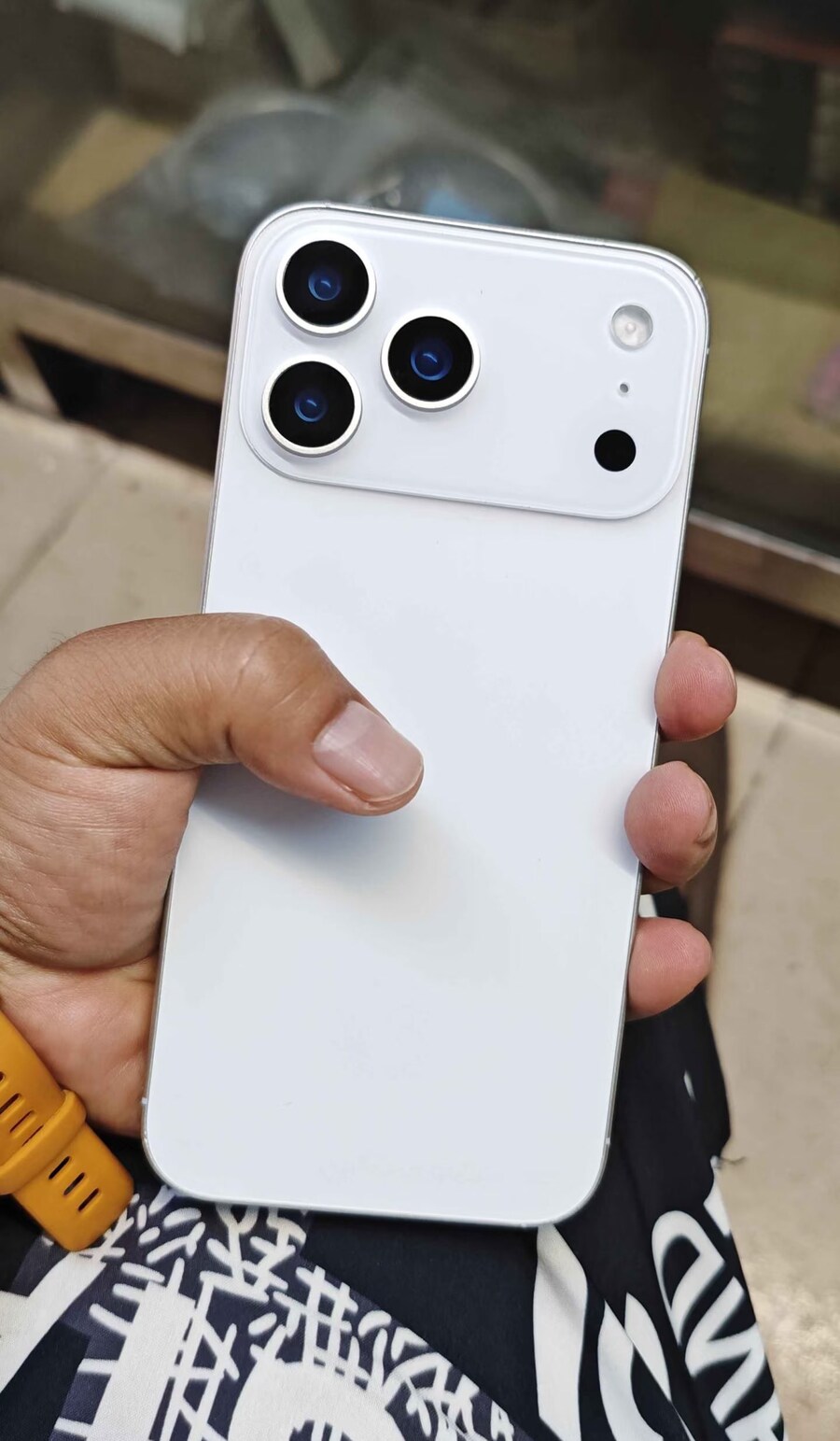 [루머] 아이폰 17 에어, 프로 더미 이미지_2.jpg