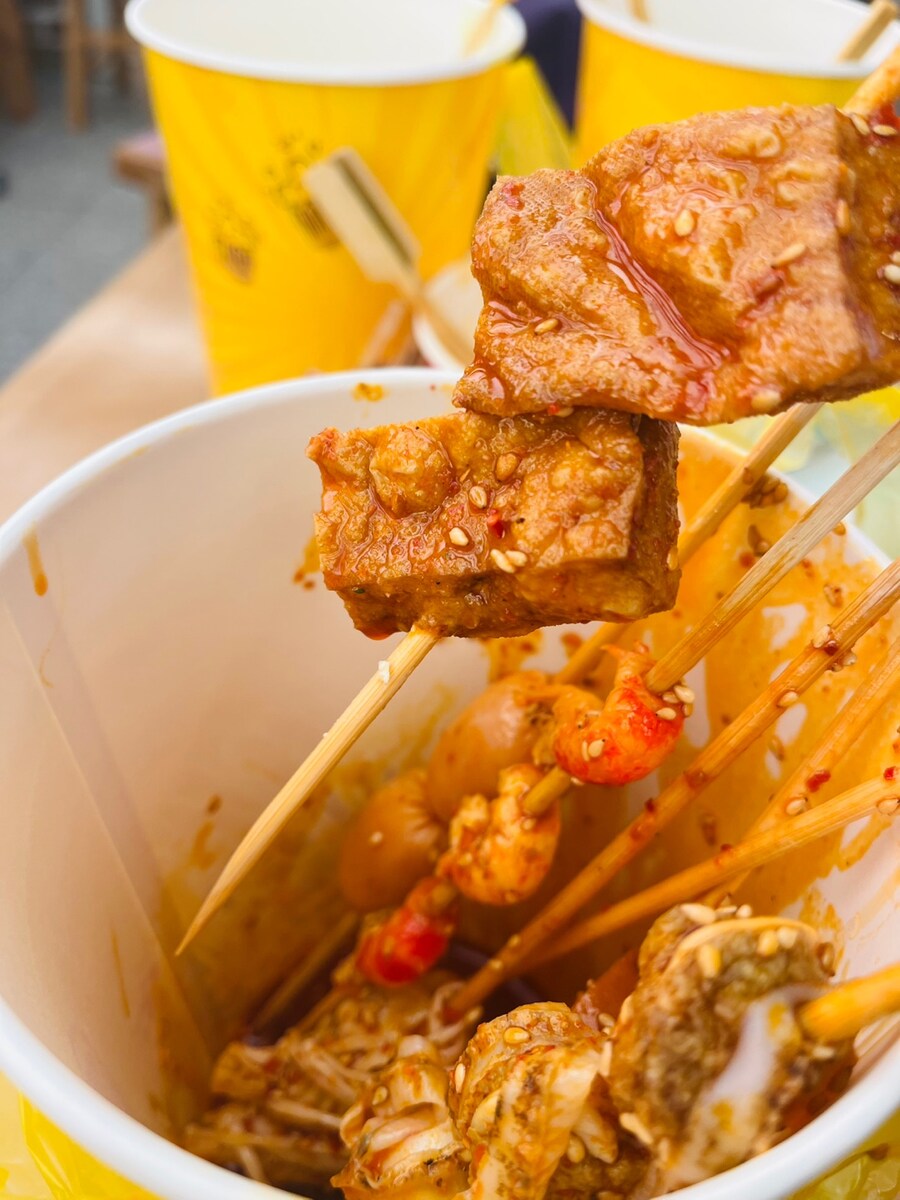 중국 대련 서안로 야시장 "마라 꼬치"_9.jpg