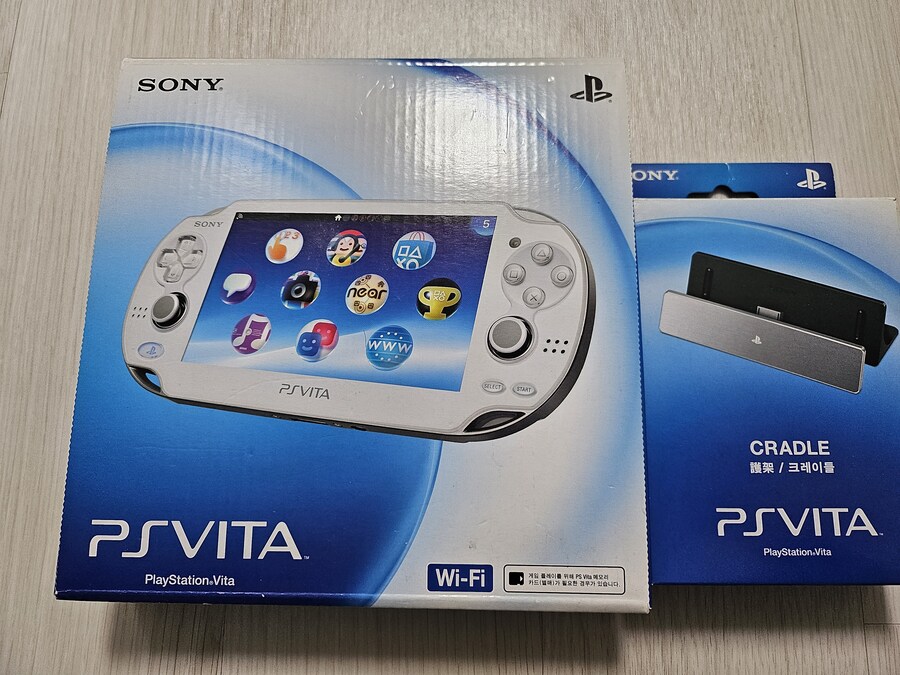 PS Vita PCH 1005 크리스탈 화이트_3.jpg