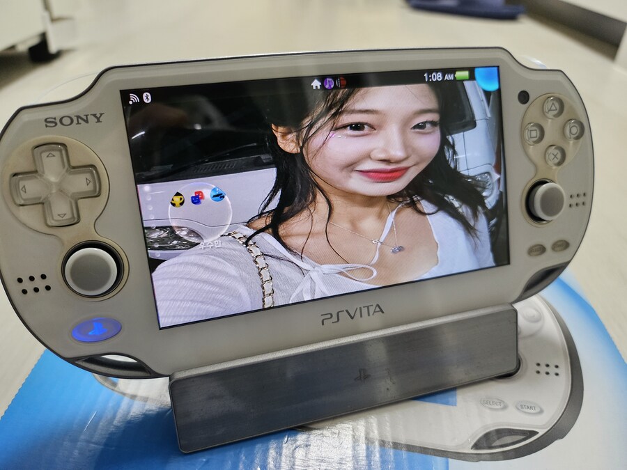 PS Vita PCH 1005 크리스탈 화이트_5.jpg