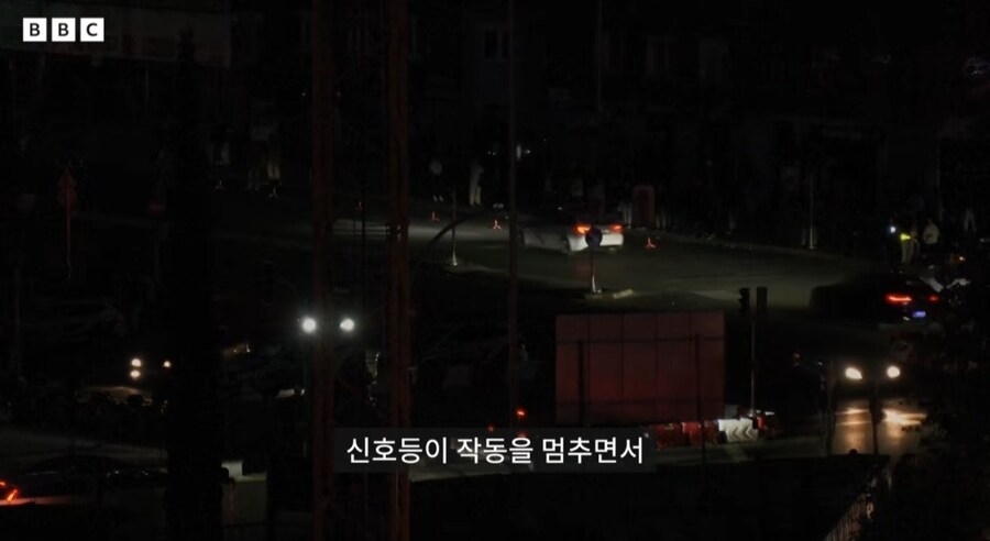 카드결재, 핸드폰, 신호등 모두 멈춘 스페인과 포르투갈_5.jpg