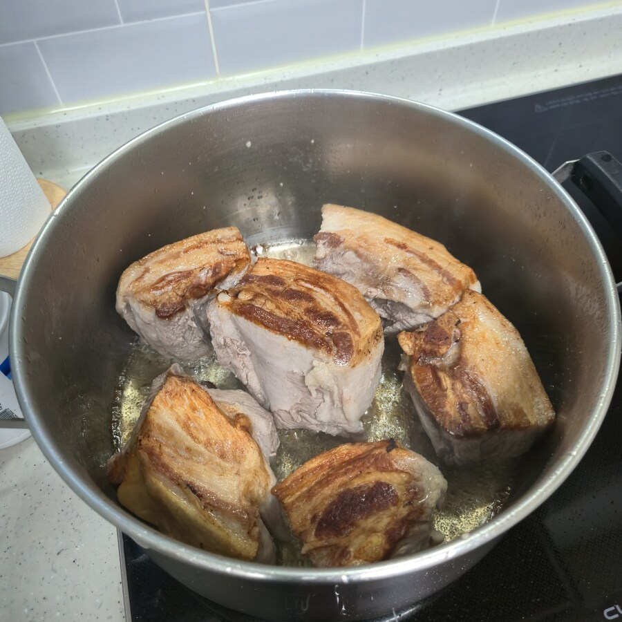 오늘 하루를 다 쓴 동파육 feat. 육식맨_9.jpg