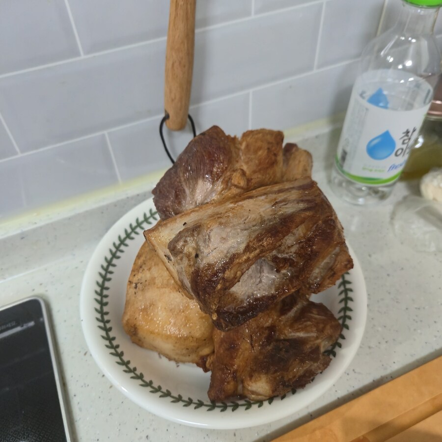 오늘 하루를 다 쓴 동파육 feat. 육식맨_13.jpg