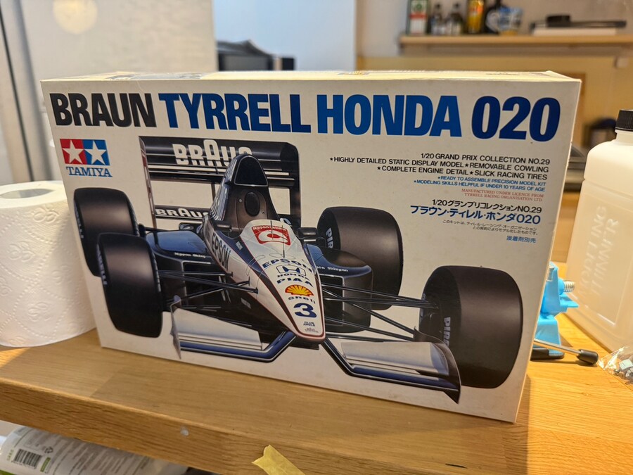 [TAMIYA] 1/20 Braun Tyrrell Honda 020_2.jpg