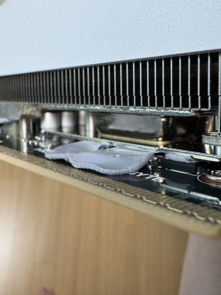 기가바이트 그래픽카드 채신 근황_2.jpg