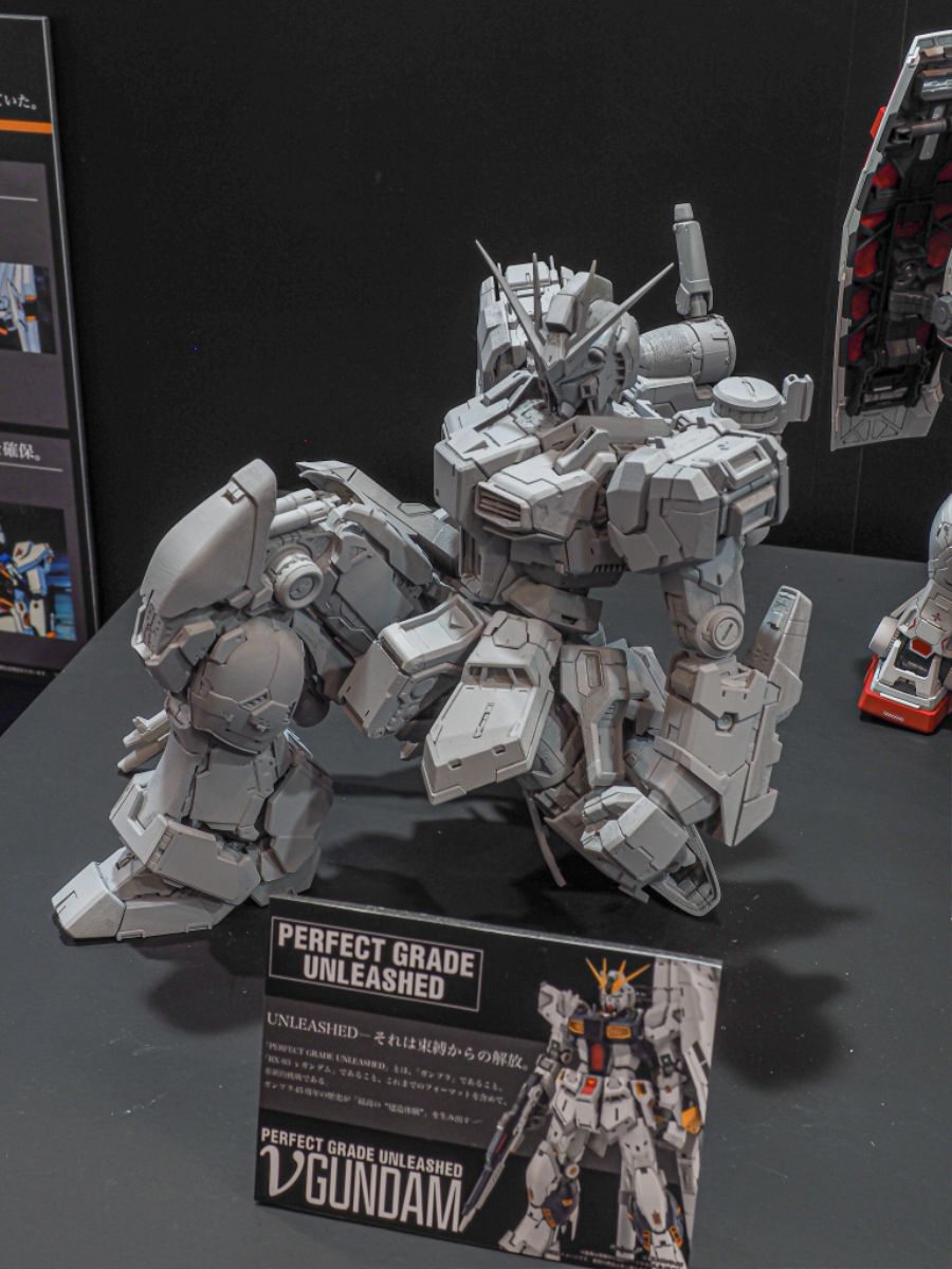 PG 언리쉬드 뉴 건담 원형 확대 전시 사진_1.jpg