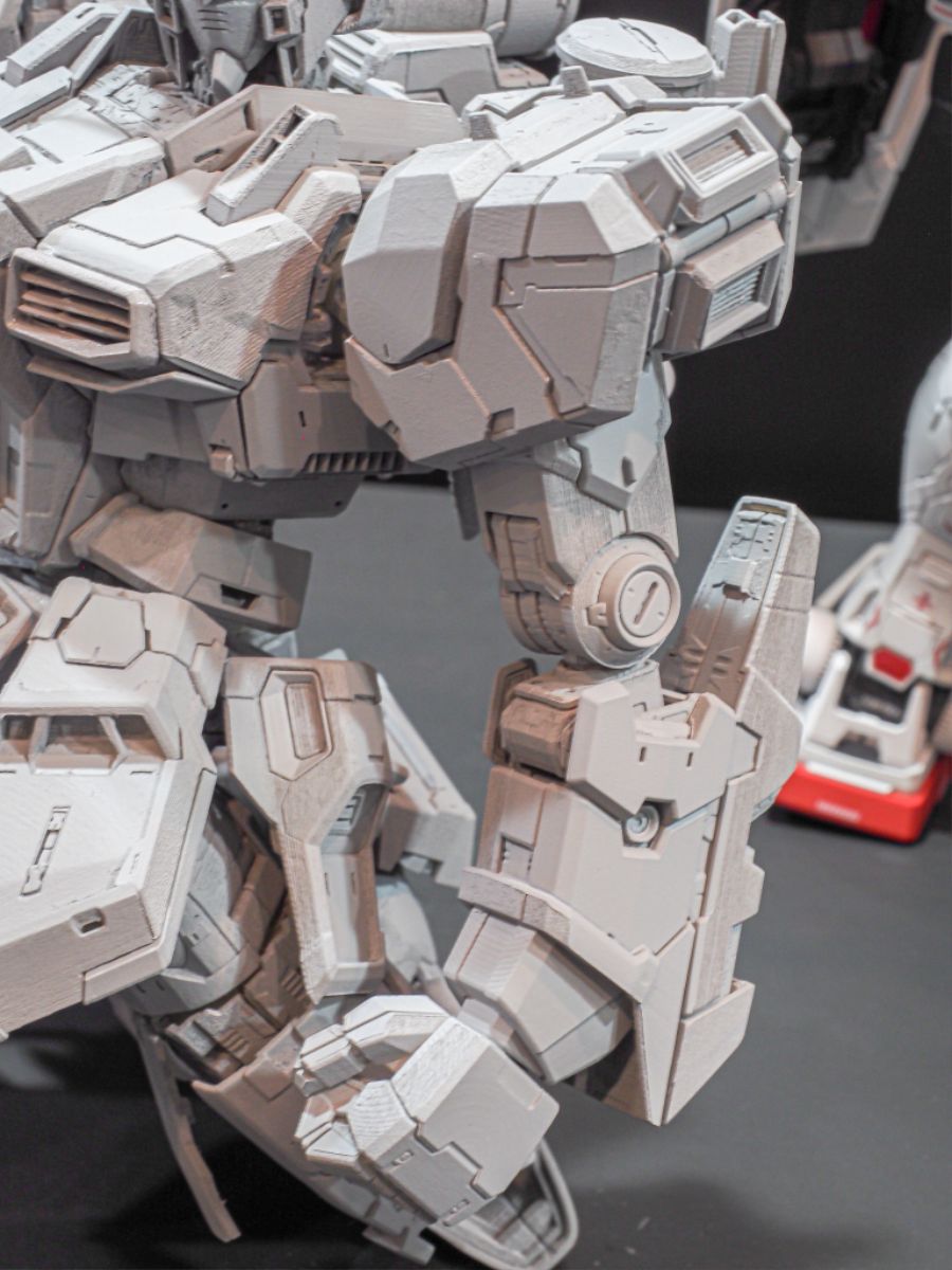 PG 언리쉬드 뉴 건담 원형 확대 전시 사진_15.jpg
