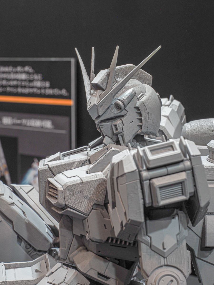 PG 언리쉬드 뉴 건담 원형 확대 전시 사진_17.jpg