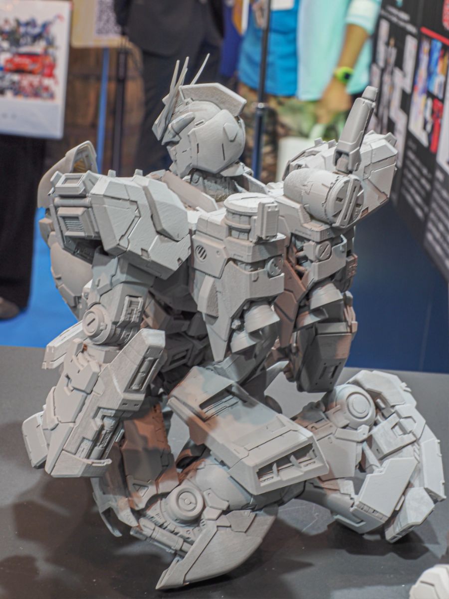 PG 언리쉬드 뉴 건담 원형 확대 전시 사진_19.jpg
