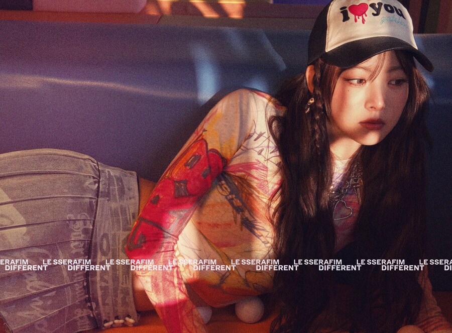 [르세라핌] JP 4th SG 'DIFFERENT' 컨셉 포토 2 솔로_13.jpg