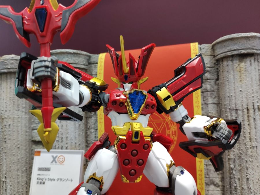 [굿 스마일] MODEROID 킹스 스타일 계열 상반신 확대 전시 사진_2.jpg