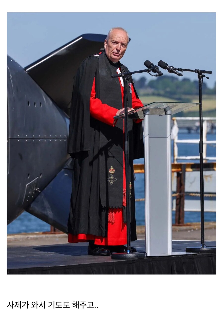 영국 해군이 공개한 엑스칼리버..jpg_3.jpg