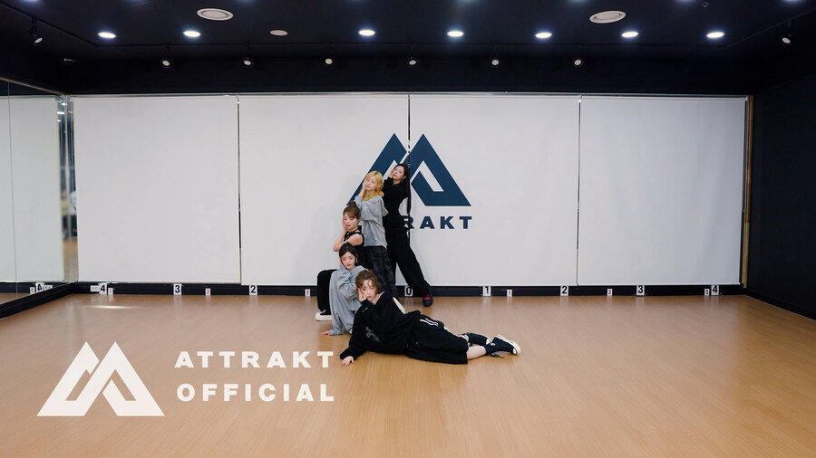 [피프티피프티] 'Midnight Special' 안무연습_1.jpg