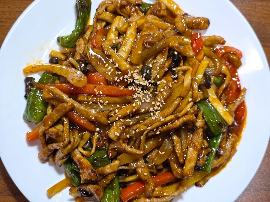 있는 식재료로 만들어 먹는 고추잡채_1.jpg