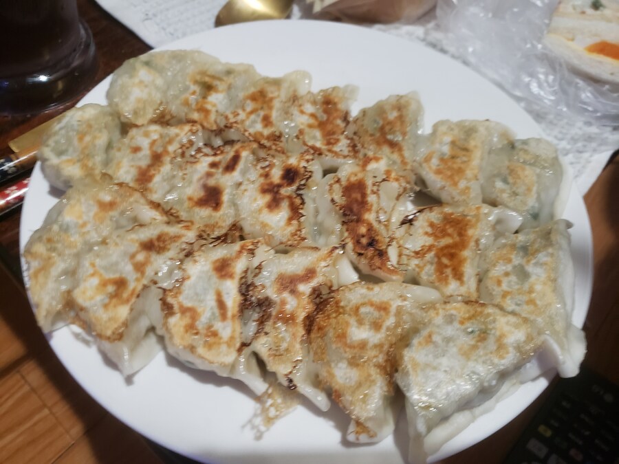 흑돼지 한입만두, 커스터드 슈_4.jpg