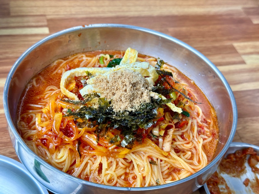 비빔국수와 콩국수