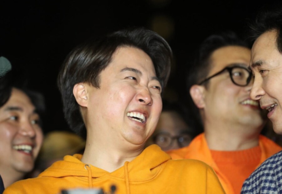 '대전의 추억' 이준석과 '룸살롱 공화국'의 시민들 [박세열 칼럼]_1.png