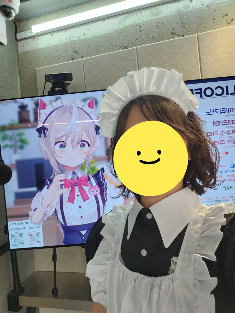 봇치냐 앞에서 메이드복을 입어보았다_3.jpg