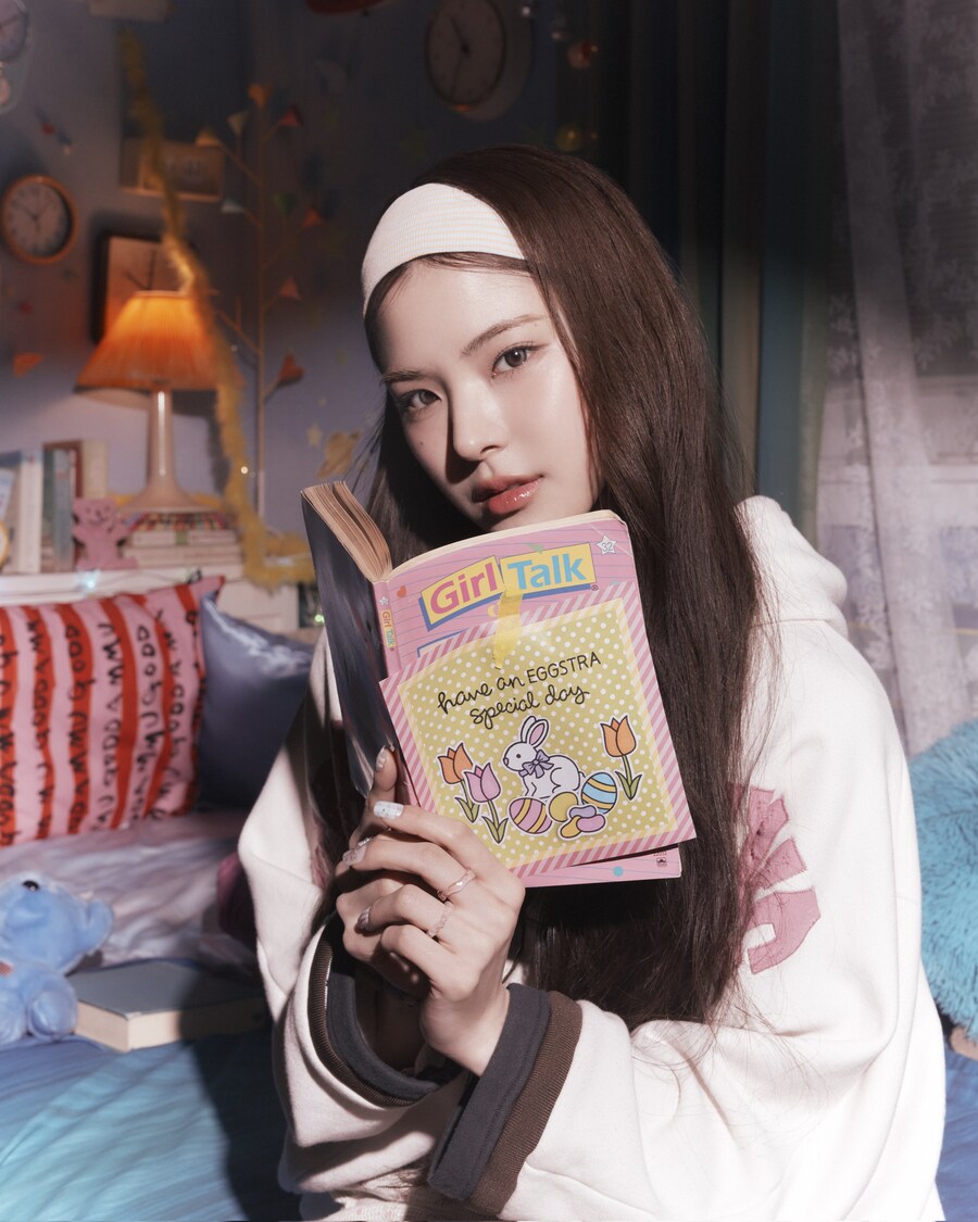 [컨셉포토] 이즈나 싱글 앨범 'BEEP' 마이, 방지민, 코코 A 버전_1.jpg