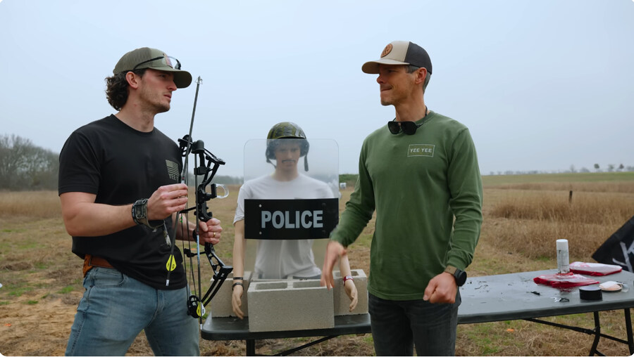 '폭동 진압 방패가 그렇게 튼튼함?'_2.jpg